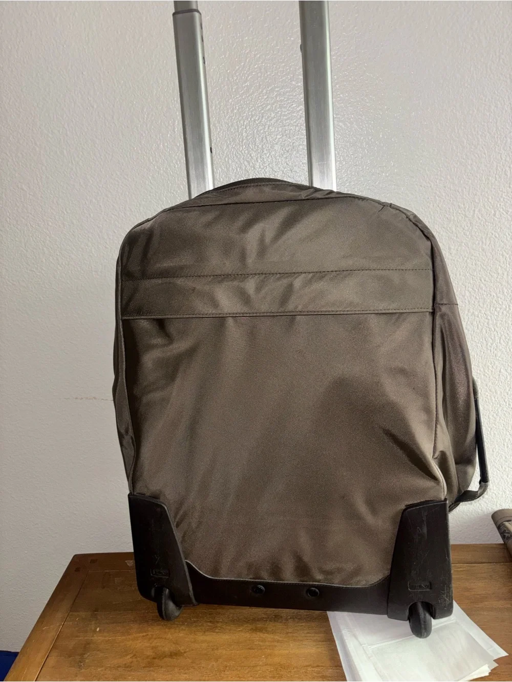 Tumi compact rolling